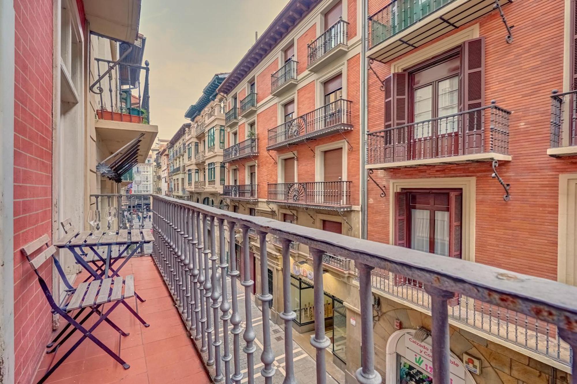 Heart Of Pamplona Apartments III By Clabao Екстер'єр фото