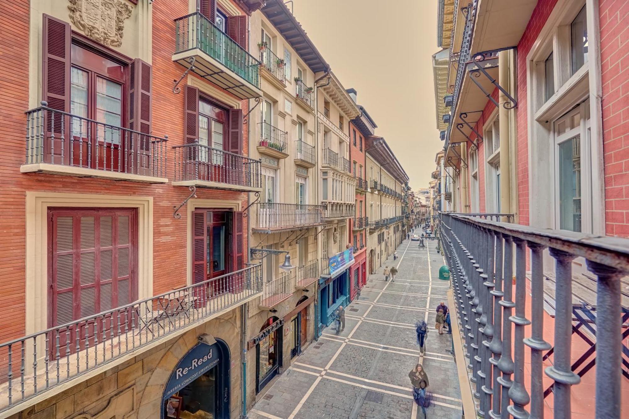 Heart Of Pamplona Apartments III By Clabao Екстер'єр фото